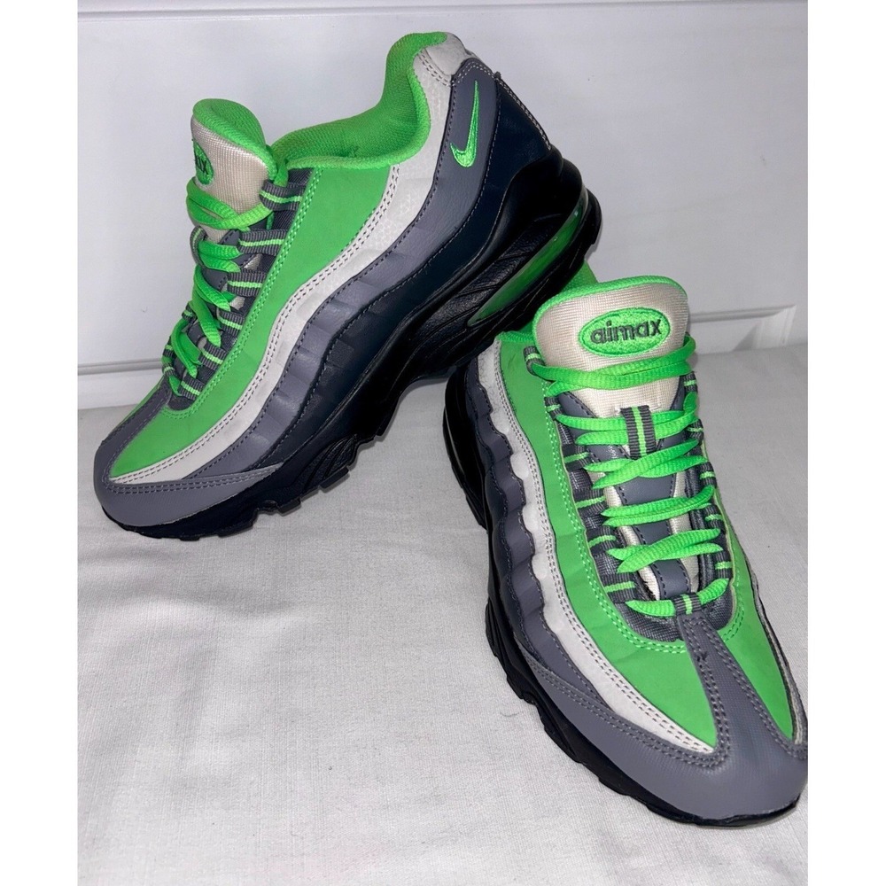 Nike Air Max 95 Green Black & Gray - 307565-046 - Size 7y